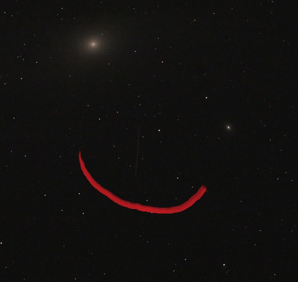 Andromeda Galaxie, Stern, Satellit und Strich - fertig ist das Nachtgesicht