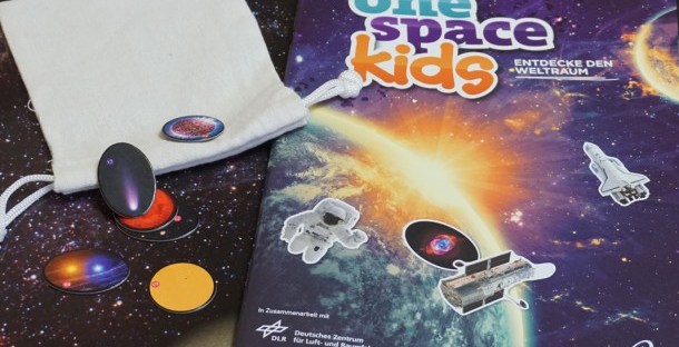 Buchcover & Zubehör "one space kids"