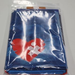 Die Flagge in einem Plastikbeutel