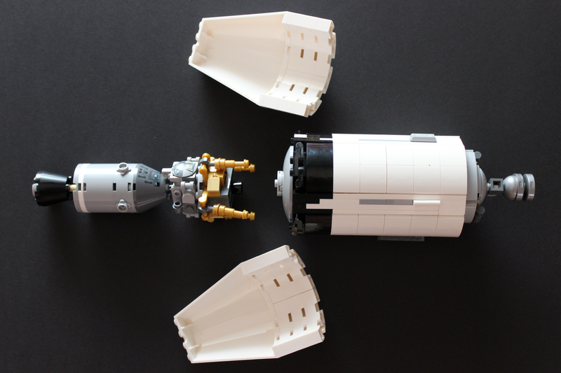 LEGO Apollo 11 Module zieht Lander raus
