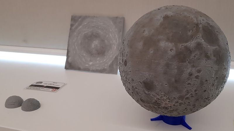 verschiedene 3D Drucke vom Mond